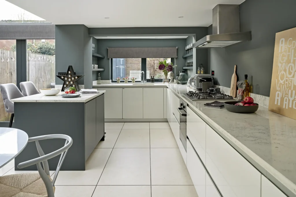 Built-in bookshelves and bespoke joinery in a Crouch End Victorian home