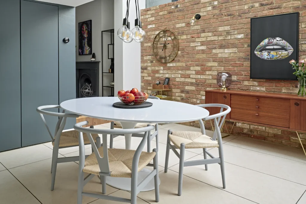 Crouch End renovation: living space with bespoke shelving